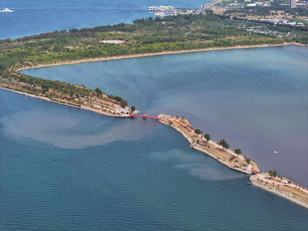 İzmir’de denizin rengi değişti! Görüntü ne ifade ediyor? - Resim: 14